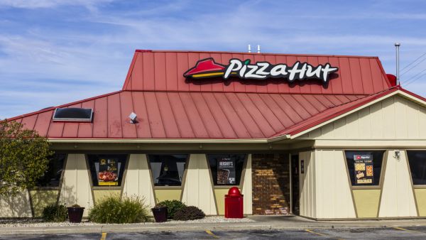  Pizza Hut Fast Casual Restaurant