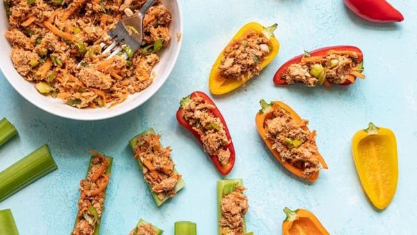 سلطة تونة بالبابريكا والخضار