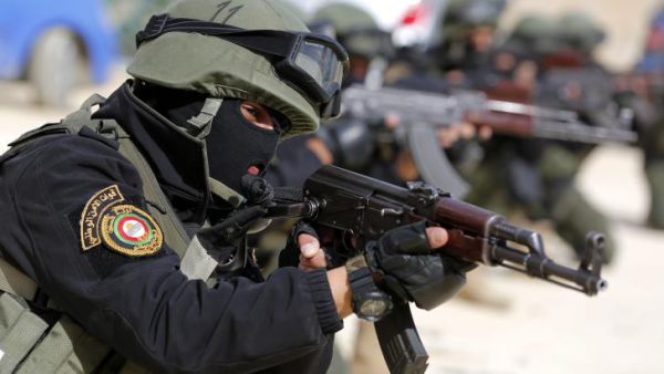  محاصرة كتائب شهداء الاقصى الذراع المسلح لحركة فتح لمجموعة من المسلحين الاسرائيليين