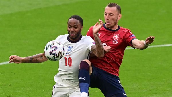 إنجلترا تهزم التشيك