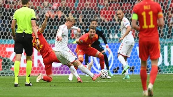 الدنمارك تكتسح ويلز