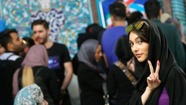 نسبة التصيوت لم تتخط الـ10%، وذلك استناداً إلى "تقارير أكثر من 1200 صحافي