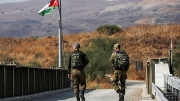  أصيب ضابط احتياط خلال محاولة إحباط عملية تهريب لأسلحة على الحدود مع الأردن