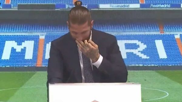 راموس يبكي خلال المؤتمر الصحفي