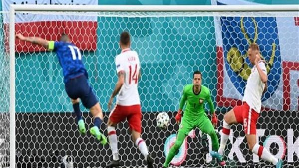 فوز ثمين لسلوفاكيا