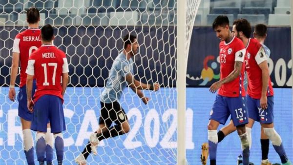 سواريز ينقذ أوروغواي من الخسارة