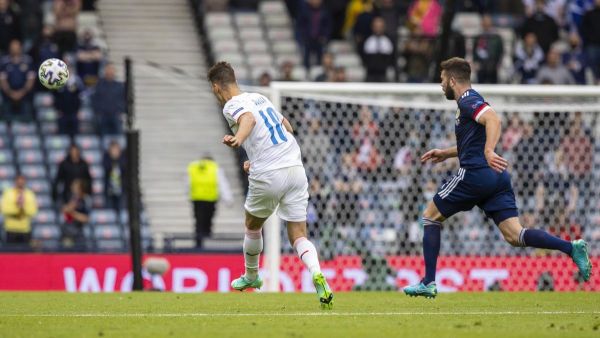 شيك يسجل هدفاً استثنائياً