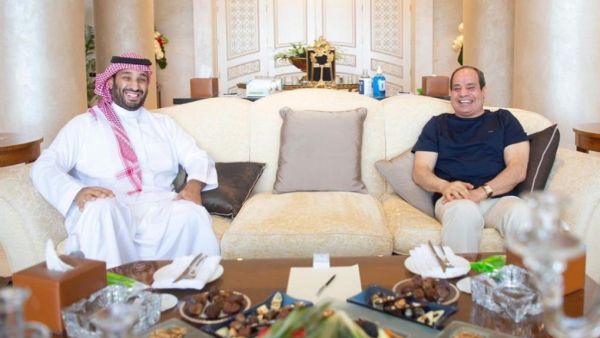 صحيفة لبنانية: السيسي وابن سلمان طويا الخلاف في شرم الشيخ