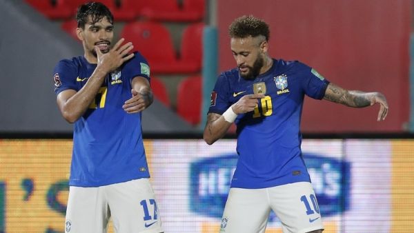 نيمار وباكيتا يقودان البرازيل للفوز