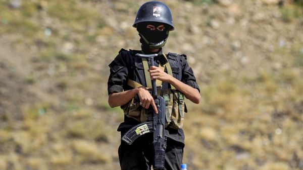 Yemeni Army repelled heavy assaults by Iran-backed Houthis