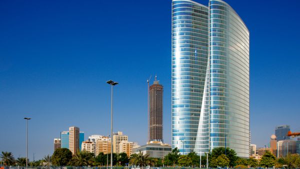 القيمة السوقية لسوق أبوظبي تتخطى التريليون درهم للمرة الأولى في تاريخه