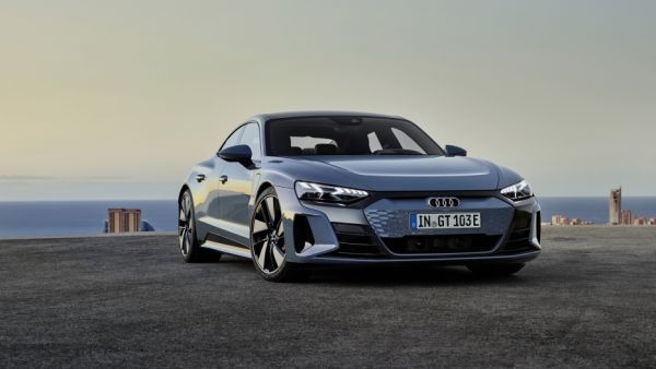 أودي ستتوقف عن طرح محركات وقود جديدة بعد 2026