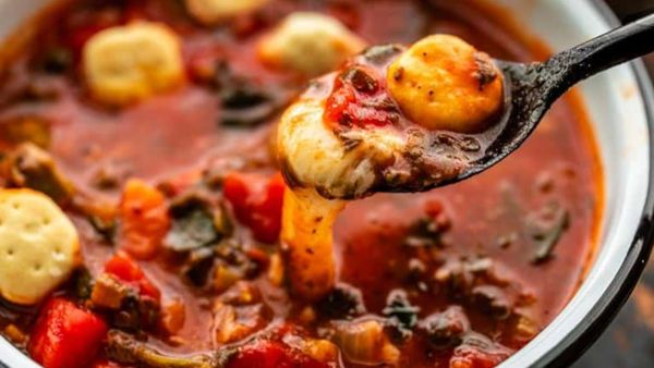 حساء الطماطم والجبن