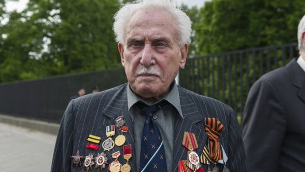 RIP David Dushman (1923 - 2021) - the last surviving liberator of Auschwitz Concentration Camp, who died yesterday aged 98