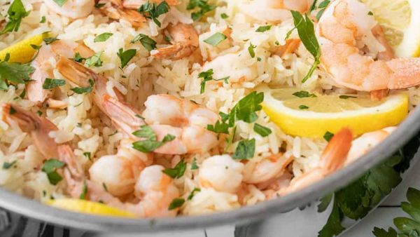 طاجن الروبيان بالليمون والثوم