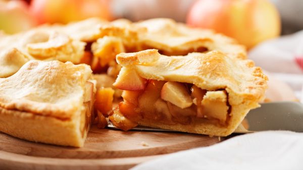 Homemade apple pie