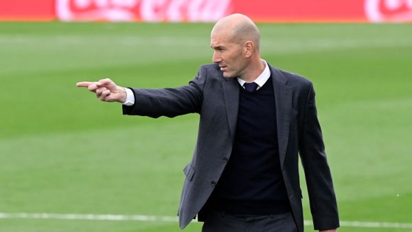 The Frenchman was in no mood to answer questions about his decision to leave Santiago Bernabeu when cornered by reporters in Vallecas (Photo: AFP)
