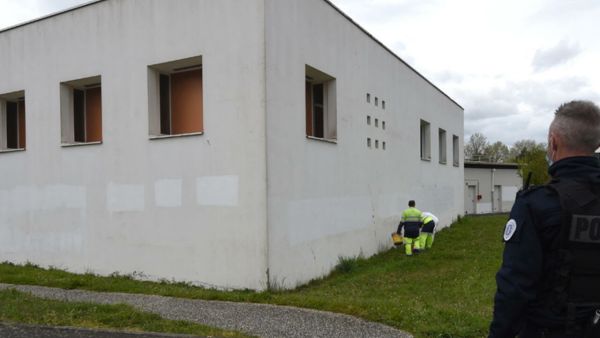 عبارات معادية للإسلام على جدار معهد إسلامي بفرنسا