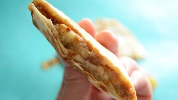 وصفات صيفية: تورتيا بالموز والكراميل وزبدة الفول السوداني