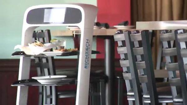 California restaurant suffer lack of employees