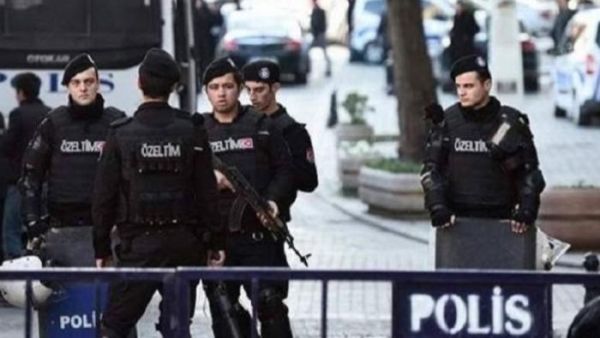 عناصر من الشرطة التركية