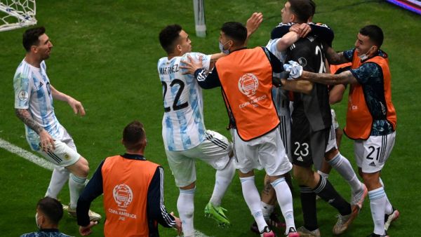 Martinez sends Argentina to the final (Photo: AFP)