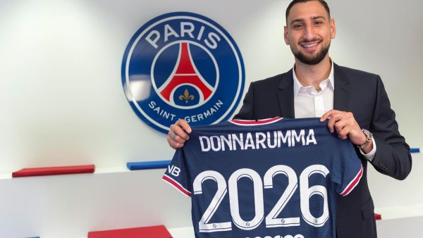 Donnaruma signs for PSG (Photo: PSG Twitter)