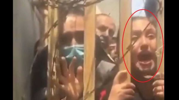 الشابة تستغيث..