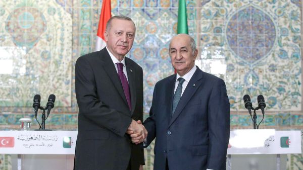 ما الذي حدث للثقة بالنفس في الجزائر؟