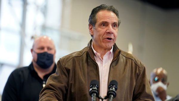 حاكم ولاية نيويورك المستقيل اندرو كومو