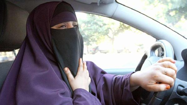 اعلامية تبوك عزيزة العمراني