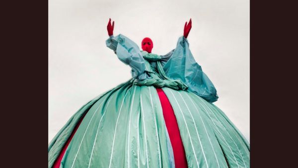 FASHION BALLS