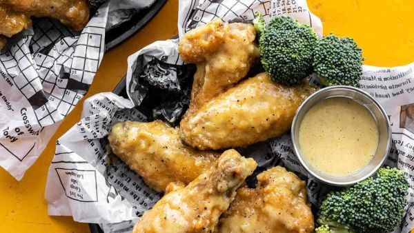 أجنحة الدجاج المشوية بصلصة الخردل الحلو