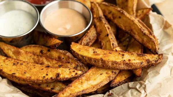 بطاطا مقلية بالفرن بتوابل الستيك