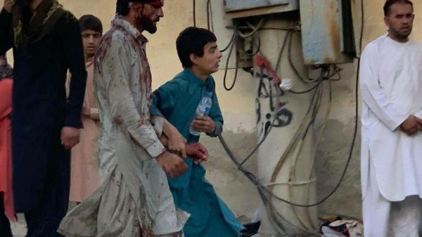 13 قتيلا على الاقل بتفجير انتحاري في محيط مطار كابول