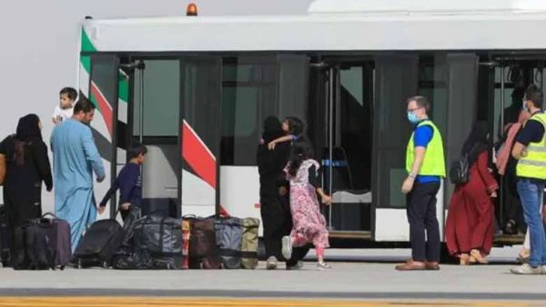  خضوع المسافرين من أفغانستان إلى تدقيق أمني