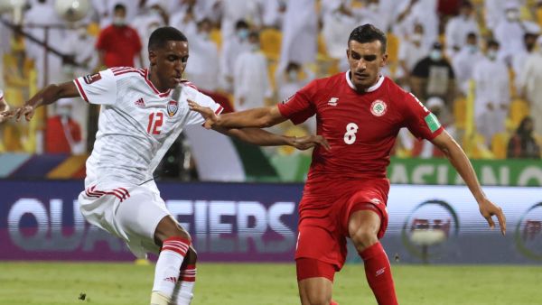 من مباراة الإمارات ولبنان