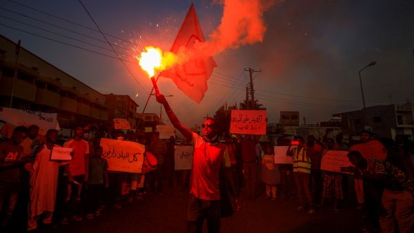11 injured during protests in Central Darfur