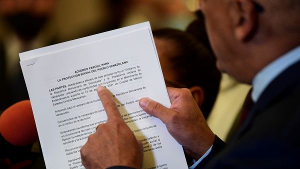 Venezuelan government, opposition resume talks in Mexico