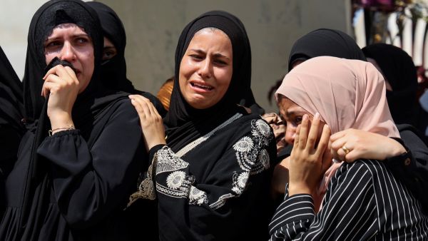 several people were reportedly wounded and others arrested by Israeli forces.