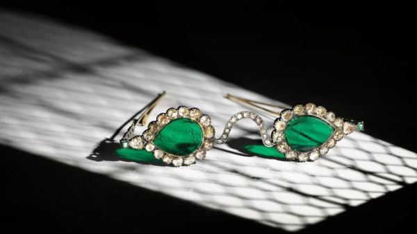  "Halo of Light" spectacles