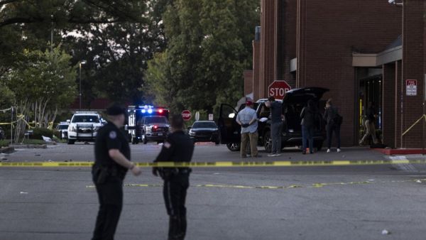 At least 1 dead, 12 injured at US grocery shooting