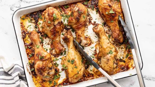 أفخاذ الدجاج المخبوزة بالفرن