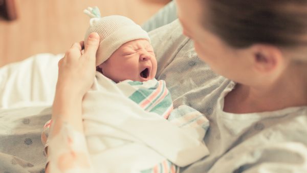 ابتعدي عن التدخين، لأنه يعرض صحتك للخطر، كما أن التدخين السلبي هو أيضًا عامل خطر رئيسي ابتعدي عن التدخين، لأنه يعرض صحتك للخطر، كما أن التدخين السلبي هو أيضًا عامل خطر رئيسي