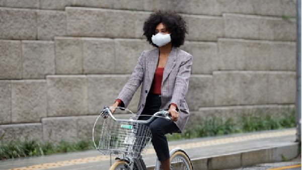 Enjoy a More Comfortable Breathing Experience On The Go With LG PuriCare Wearable 