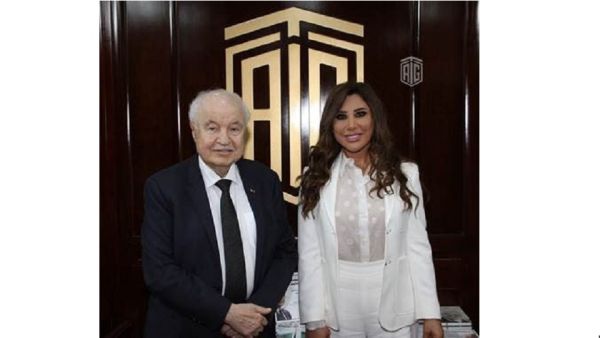 أبوغزاله يستقبل في مكتبه النجم والمفكر نجوى كرم