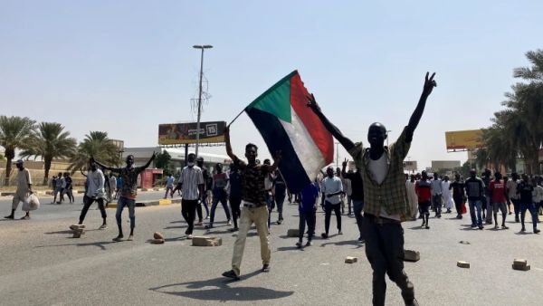 مراهنات خطيرة في السودان