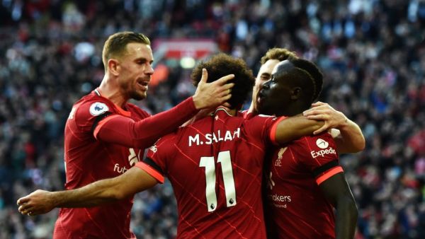 صلاح يصنع هدفاً ويسجل آخر