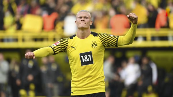 هالاند يسجل هدفين جديدين