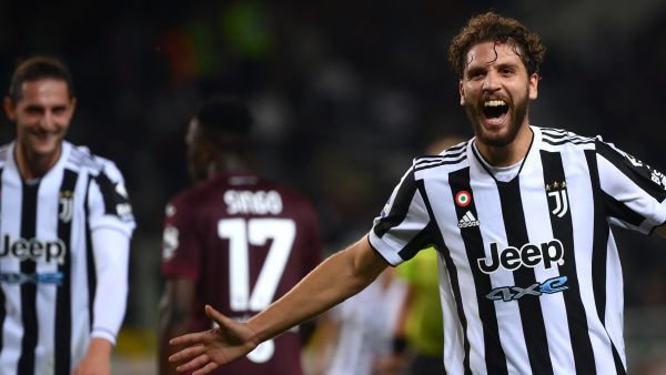 لوكاتيلي يحتفل بهدفه الحاسم